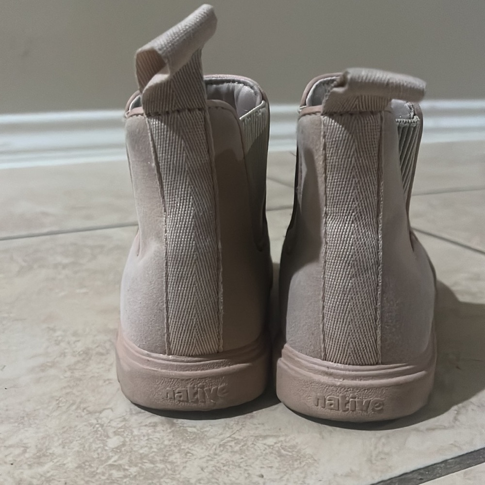 Boots - Picture 5 of 6